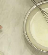 Recetë për qumështor hungarez me gjizë me pastë sfumuar me foto