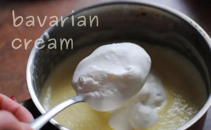 Tort cu crema bavareza: o reteta pas cu pas Desert bavarez delicat si usor
